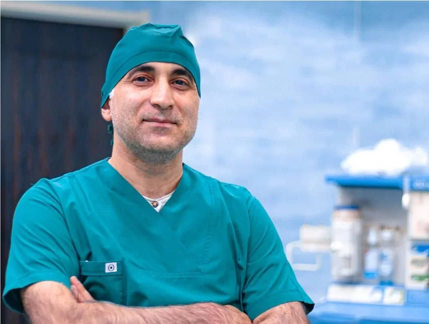 جناب دکتر حمیدرضا کاظمی جراح بینی در شیراز؛ مجموعه ی زیباکس